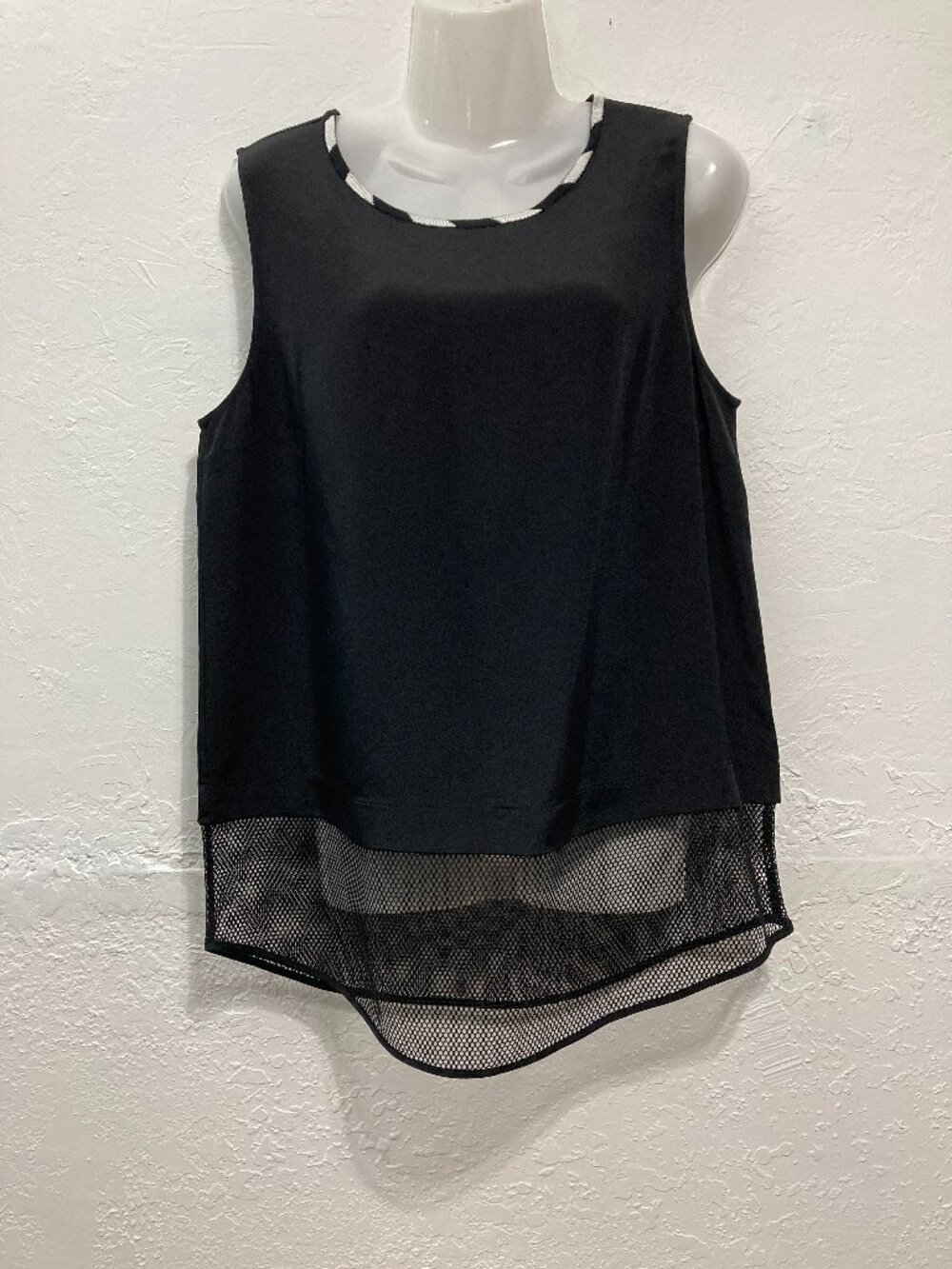 St. John 95% Silk Black Sleeveless Mixed Media Tank Top Mesh Hem Minimalist M